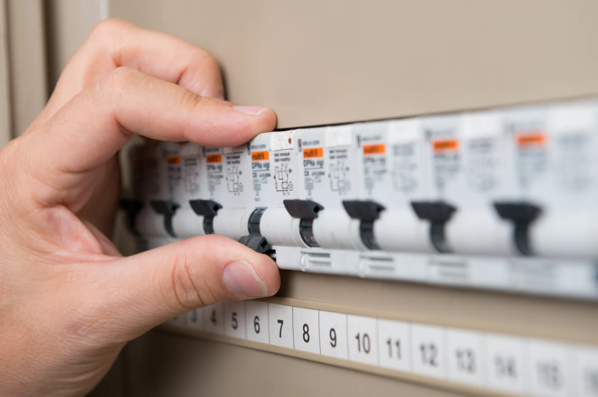 Electrician Warnervale, licensed electricians serving Warnervale